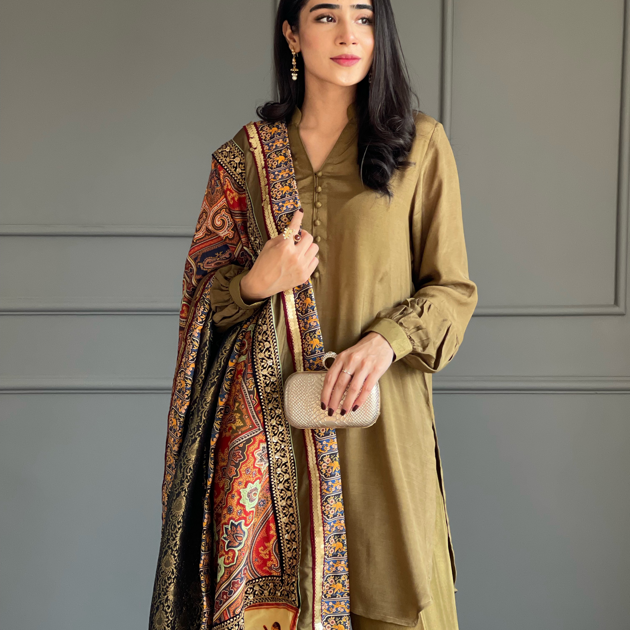 TFC Theme silk Chaddar Wazir Khan A piece of art which shows love 💞 for kashi kari ornately decorated mughal era The heavy embroidered borders on a silk shawl is the heirloom touch Fabric Raw Silk Length 3 yards